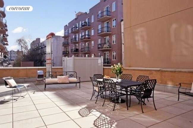 Building Photo - 302 2nd St