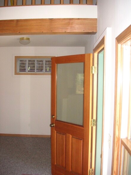 Building Photo - 1411 W Water Ave