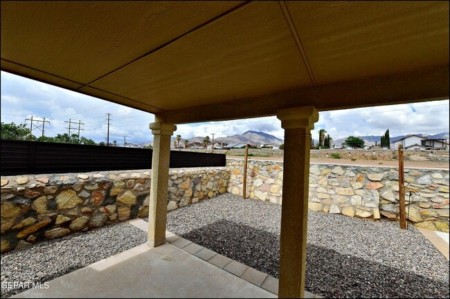 Building Photo - 10937 Northview Dr