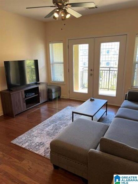 Building Photo - 2020 5th Ave