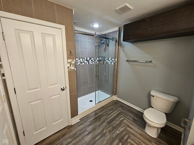 Building Photo - 9062 Sparta Dr