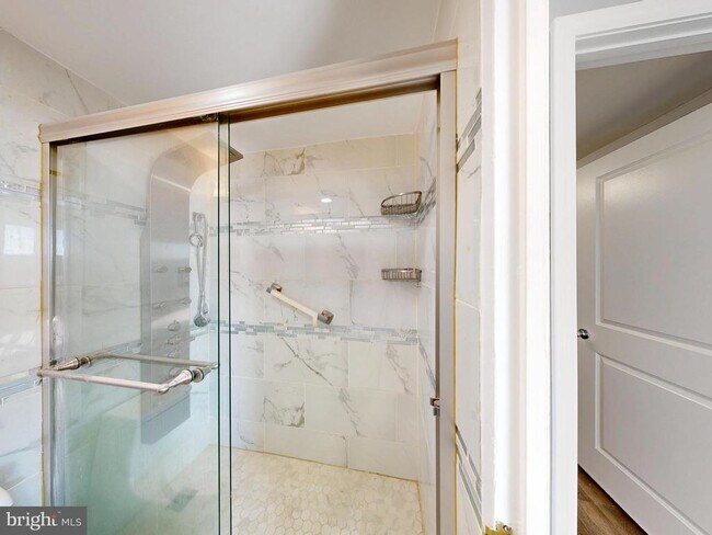 Building Photo - 4600 Duke St