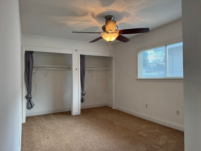 Building Photo - Single level home on large lot