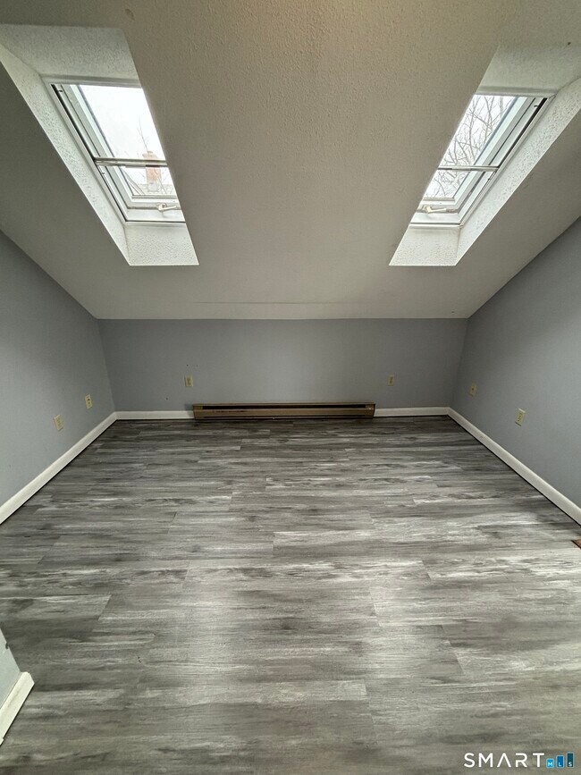 Building Photo - 11 Roberts St