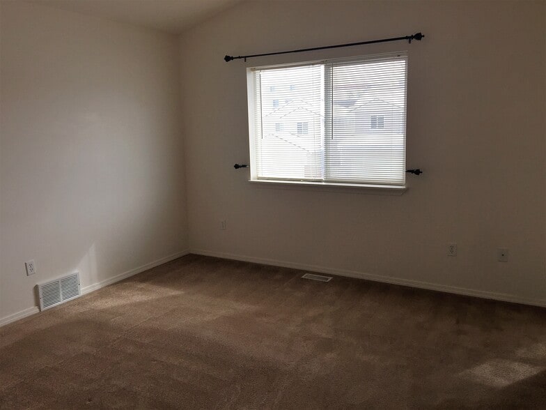 Building Photo - 1172 SW Lost Trail Dr