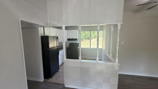 Building Photo - 9828 Omega Dr