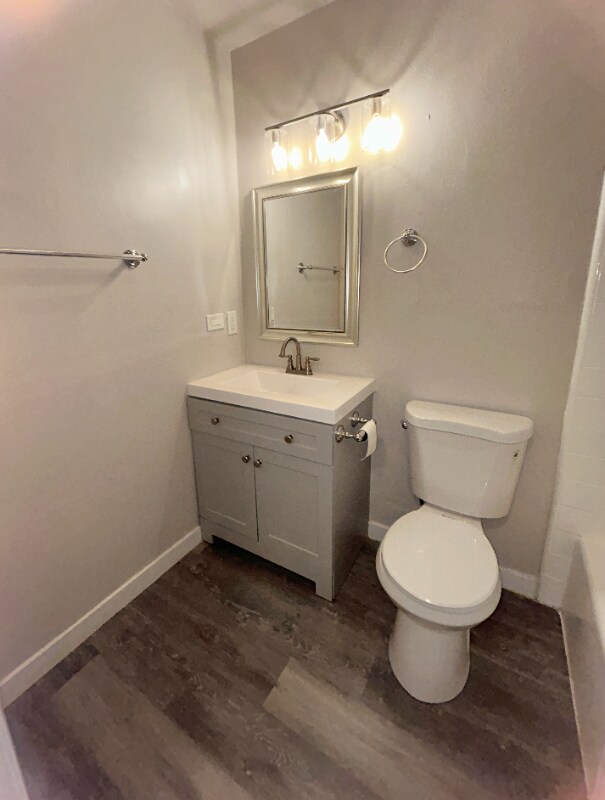 Building Photo - 10831 Fruitland Dr