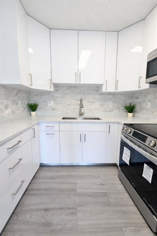 Building Photo - 6221 NW 37th Terrace