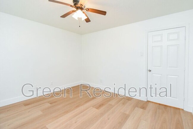 Building Photo - 4947 Cheena Dr