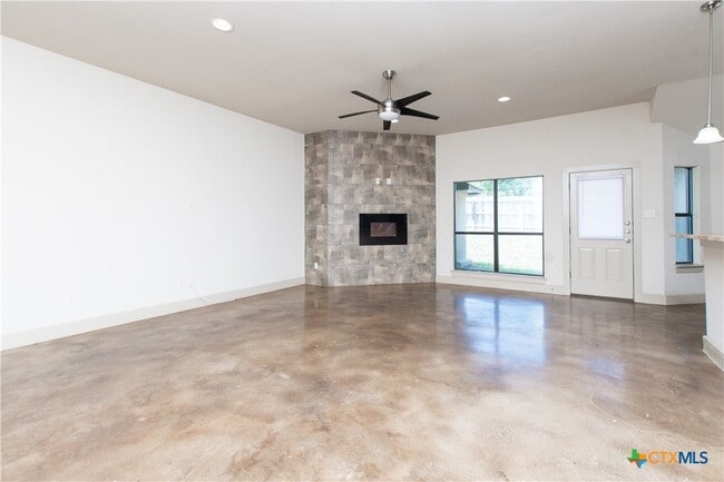 Building Photo - 7101 Andalucia Dr