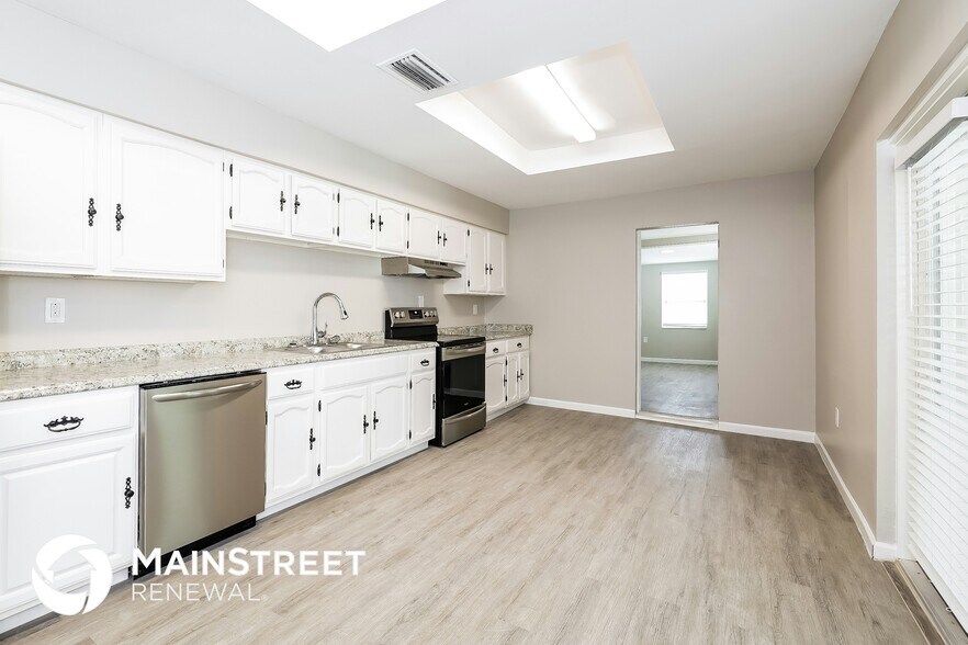 Building Photo - 8508 Dawn Dr