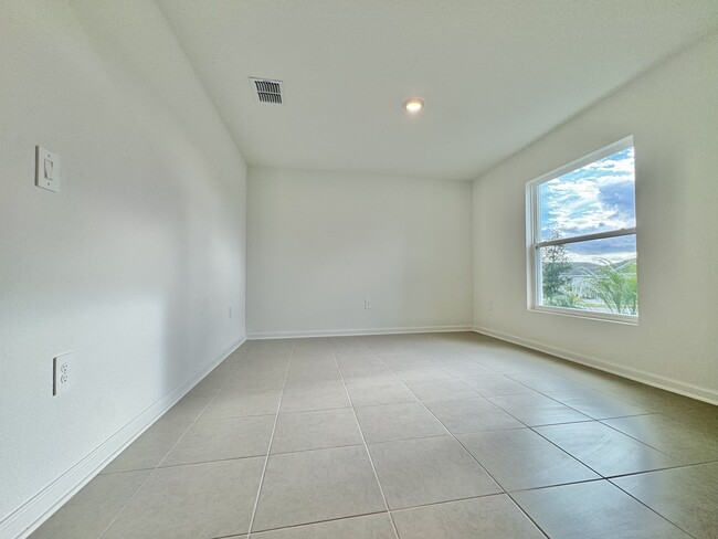 Building Photo - 3083 Totem Rd