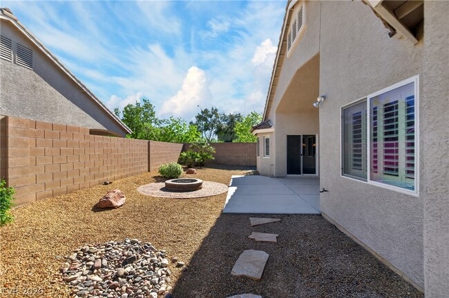 Building Photo - 9204 Gentle Cascade Ave