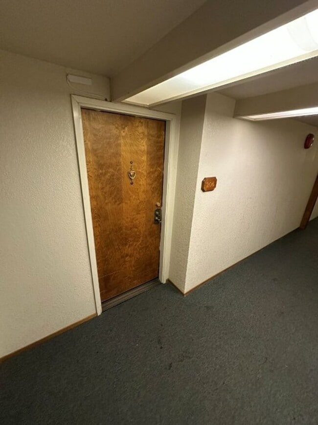 Building Photo - Nor Cal Realty, Inc - 2 bedroom 1.5 bath condo