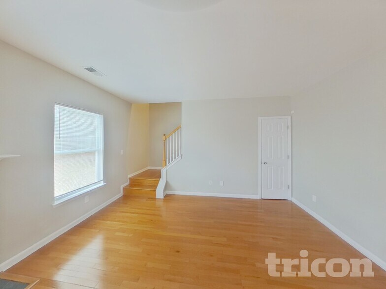 Building Photo - 212 Blue Grass Terrace