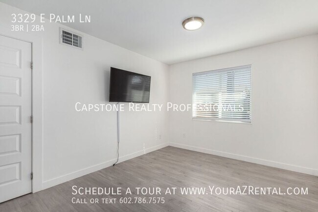 Building Photo - 3329 E Palm Ln