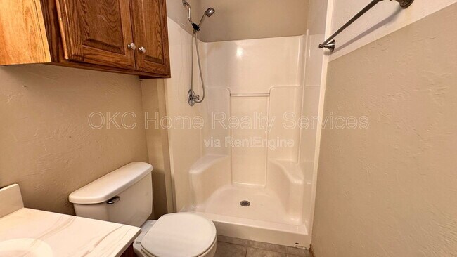 Building Photo - 1306 SW 25th St