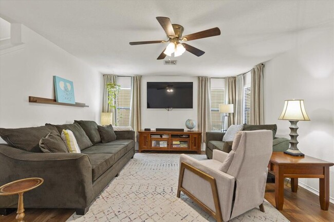 Building Photo - 304 Cordero Dr