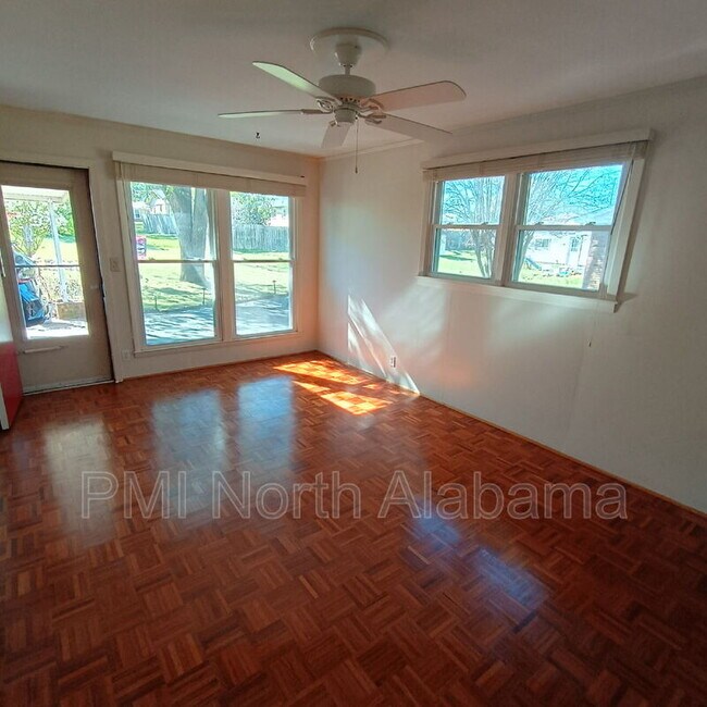 Building Photo - 413 Harolds Dr NW