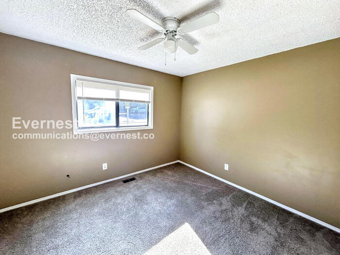 Building Photo - 1185 Mazatlan Cir