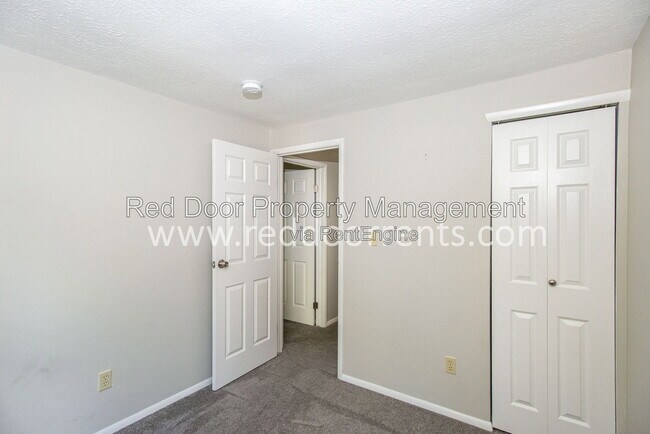 Building Photo - 5505 Straw Hat Dr