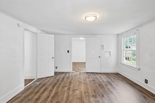 Building Photo - 1547 Joyner Ave SE