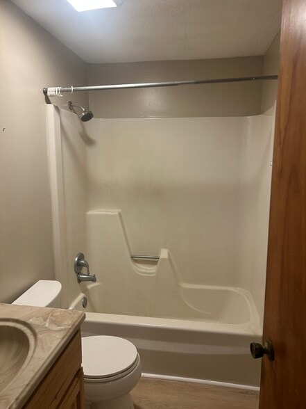 Building Photo - 958 Brookside Camp Rd