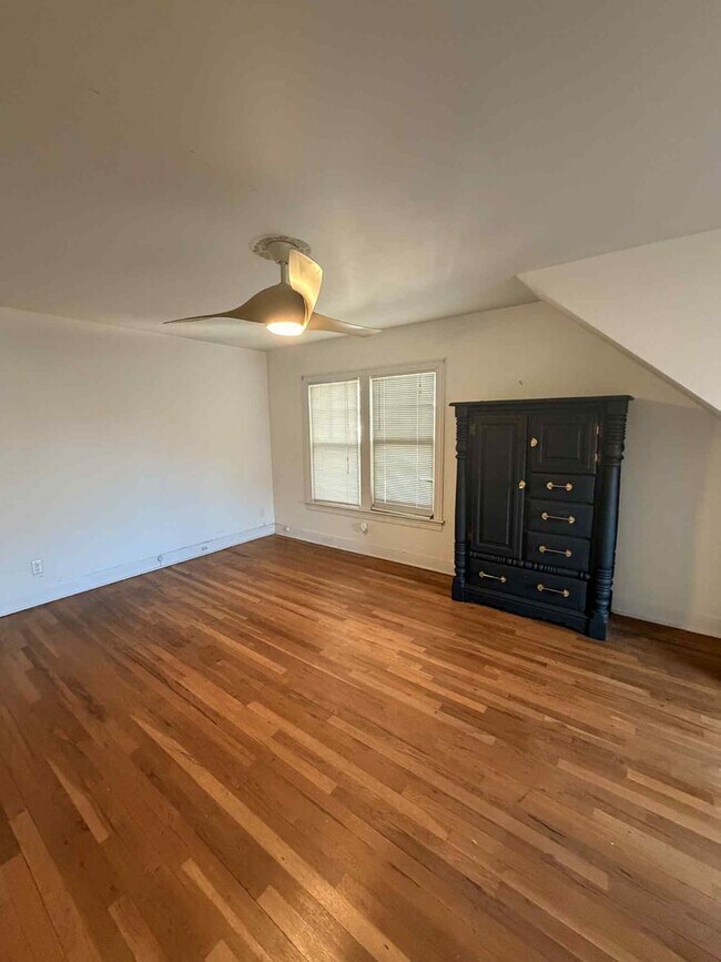 Building Photo - 411 S Jackson Ave