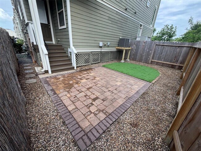 Building Photo - 1509 Bently Green Ln