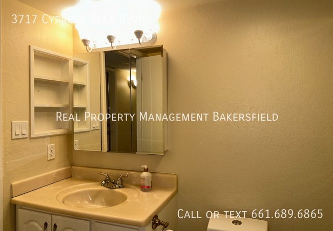 Building Photo - 3717 Cypress Glen Blvd