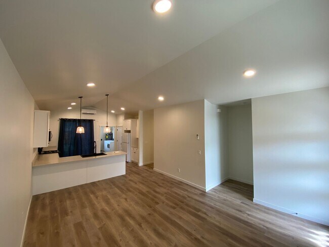 Building Photo - 2509 N Benjamin Ln
