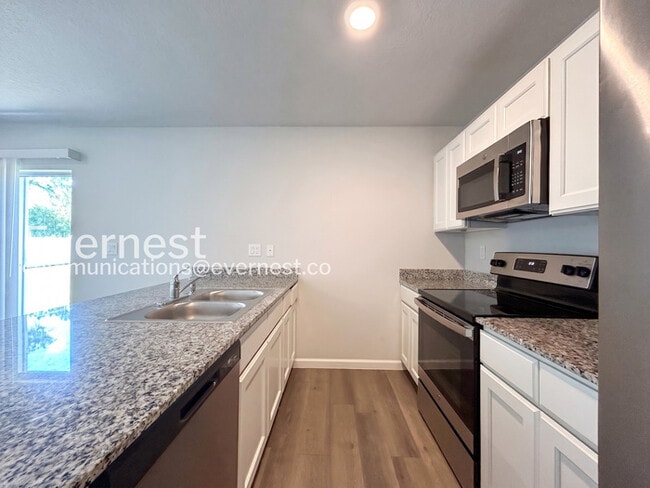 Building Photo - 4 Sea Ship Pl