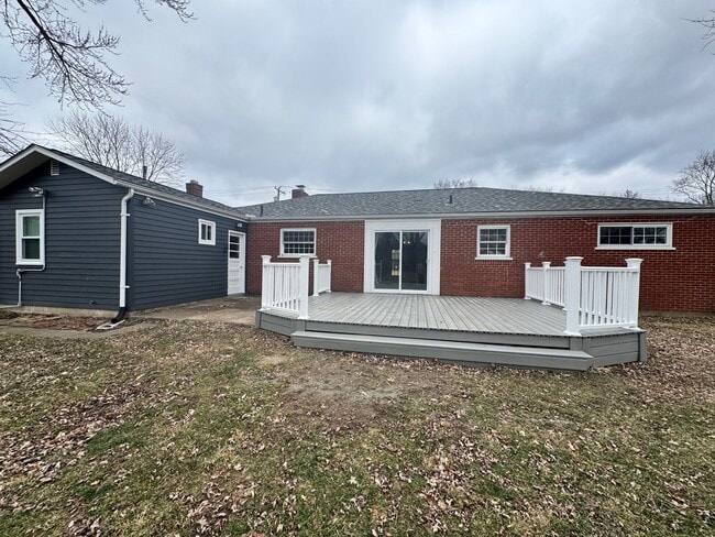 Building Photo - 202 Furbee Dr