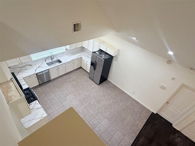 Building Photo - 6530 Signal Point Ln