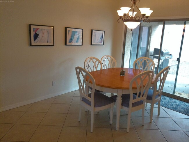 Building Photo - 2910 Swirl Dr