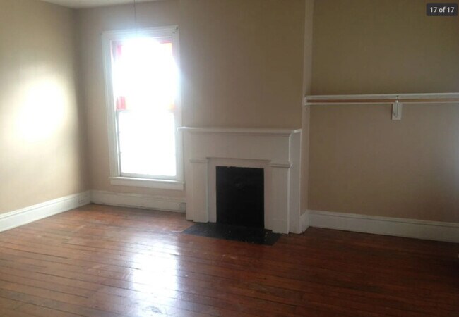 Building Photo - 124 S Laurel St