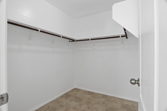 Building Photo - Available for Immediate Move-In! Discover this exceptionally well-maintained and cared-for corner...