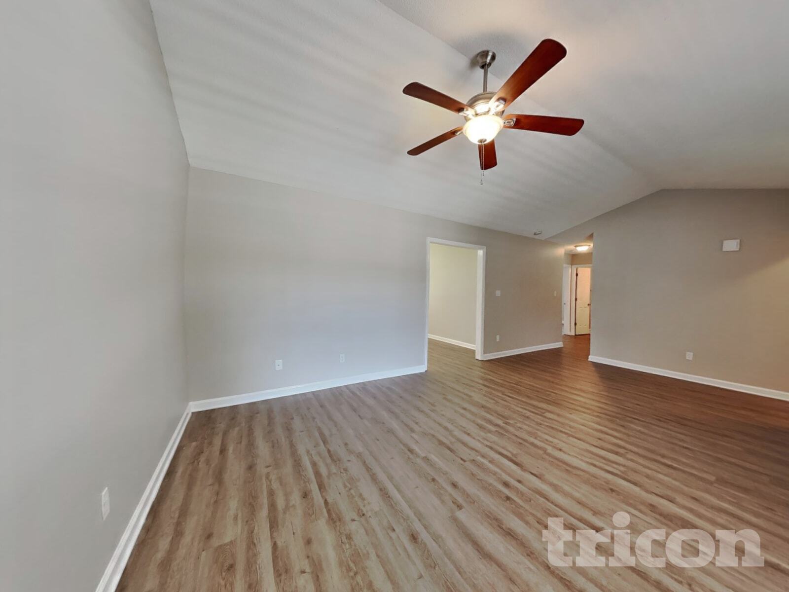 Building Photo - 2112 McKinnon Dr