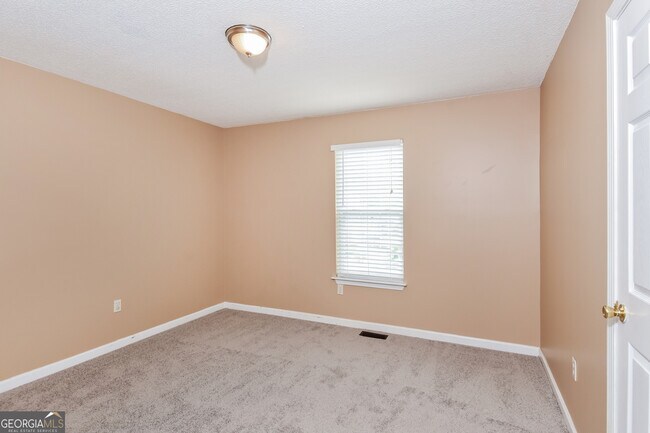 Building Photo - 3385 Slate Dr