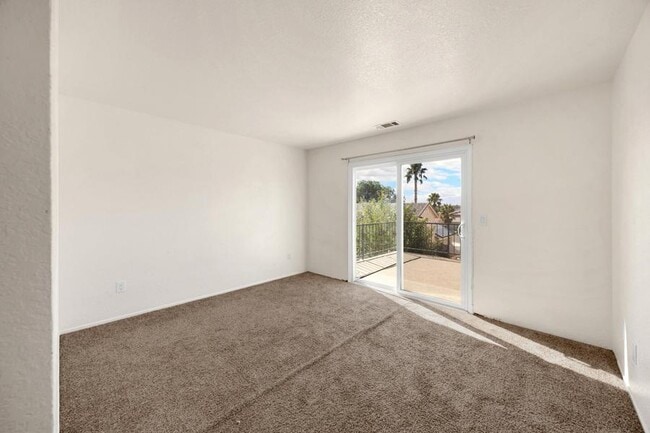 Building Photo - 17705 Vista Point Dr