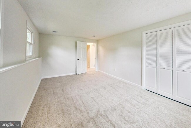 Building Photo - 6307 Willow Way