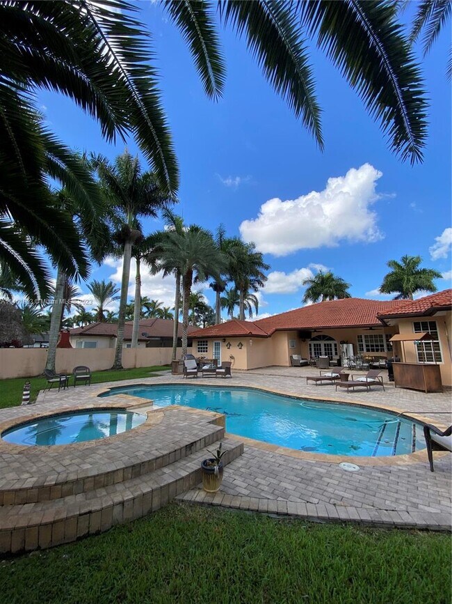 Building Photo - 531 NW 132nd Ave