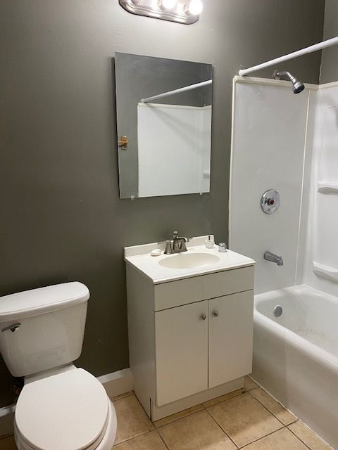 Building Photo - 1035 N. 23rd St. Apt. 13 - 1 Bedroom Upper