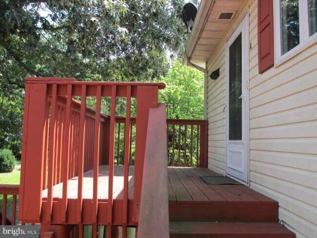 Building Photo - 25440 Luhaven