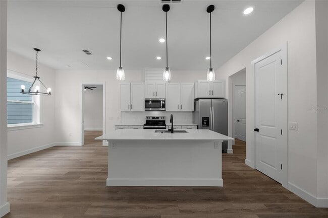 Building Photo - 7162 N Cricket Dr