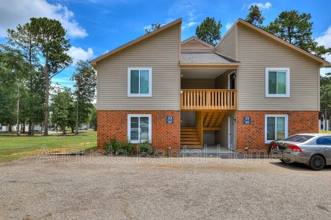 Building Photo - 37 Conifer Ct