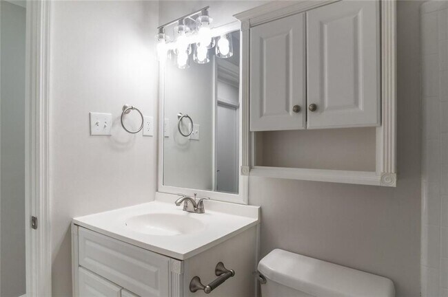 Building Photo - 3599 Lower Roswell Rd