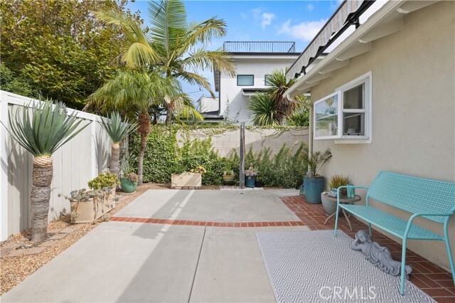 Building Photo - 208 W Avenida De Los Lobos Marinos