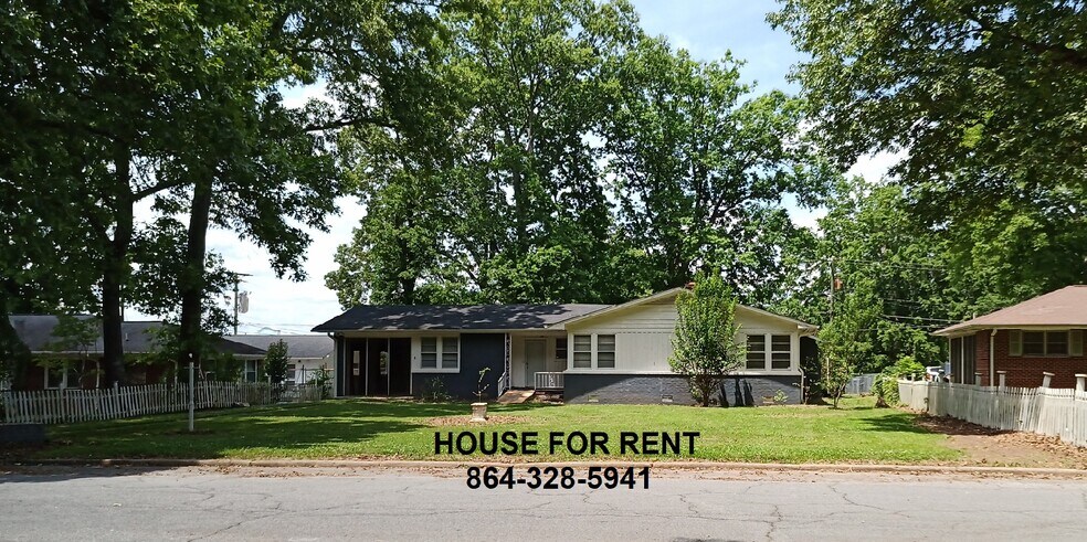 Building Photo - 109 Tanglewood Dr