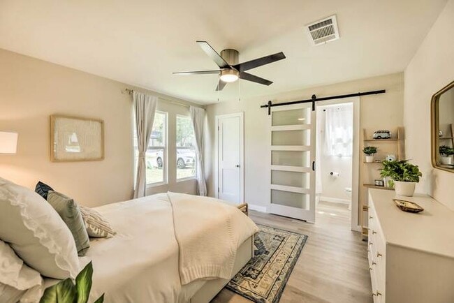 Building Photo - 6204 Wagon Bend